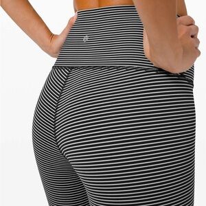 Lululemon Wunder Under High-Rise Tight 28" *Luxtreme
Hype Stripe Black White 4